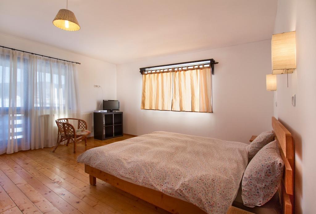 Casa Georgescu 호텔 Rîşnov 객실 사진