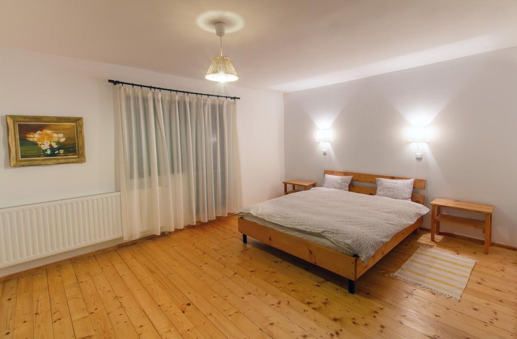 Casa Georgescu 호텔 Rîşnov 객실 사진